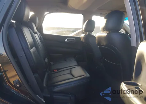 2015 Nissan Pathfinder Platinum z USA, uszkodzony, nr VIN 5N1AR2MN8FC706888